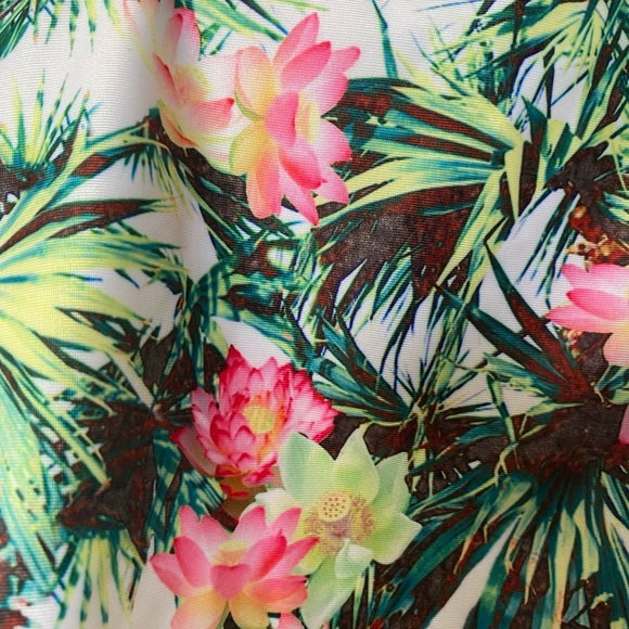 One piece swimsuit. Floral print, cool shoulder detail. ASOS Swim. Size 0. - Picture 2 of 4